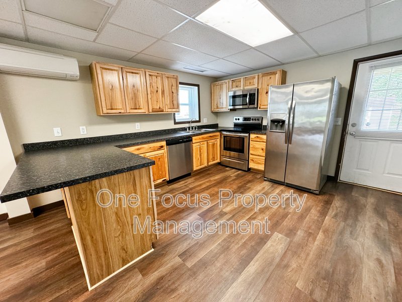 Stunning 2BR/1.5BA - $1095/month - Pet Friendly up to 50lbs. each! property image