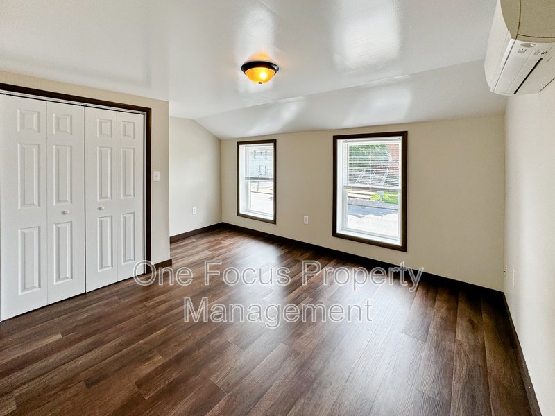 Stunning 2BR/1.5BA - $1095/month - Pet Friendly up to 50lbs. each! property image
