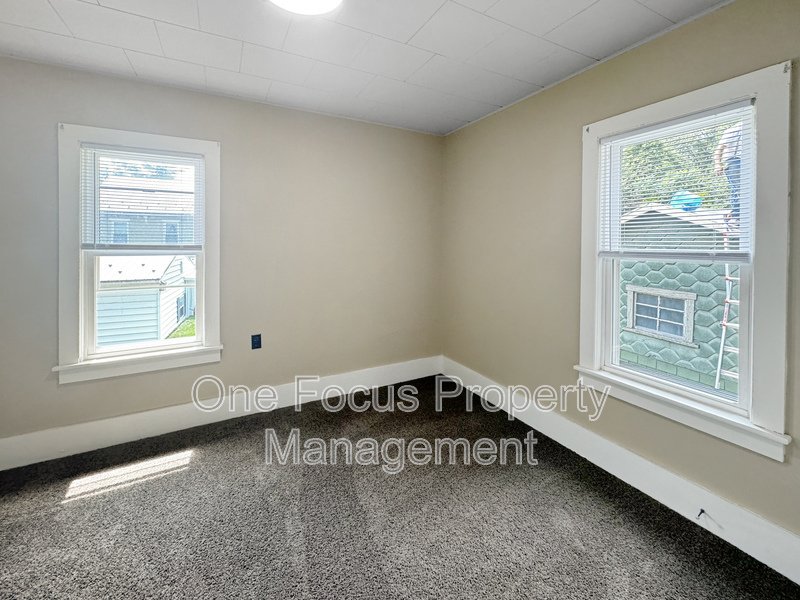 3BR/1.5BA - $975 - 2 Cats Welcome! property image