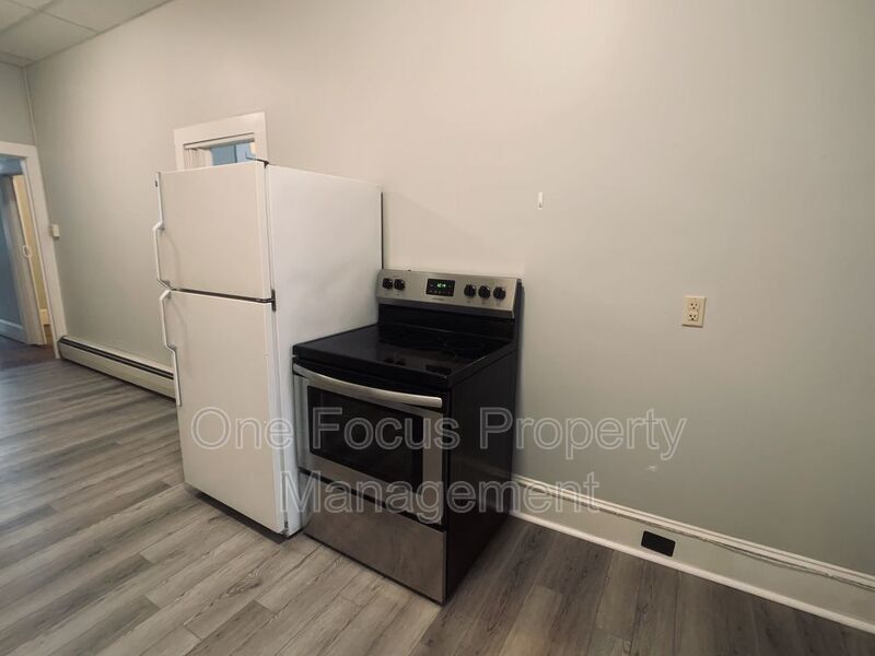 Second Floor - 2BR/1BA - 1 cat friendly! property image