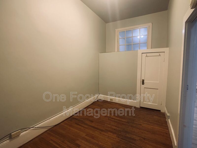 Second Floor - 2BR/1BA - 1 cat friendly! property image