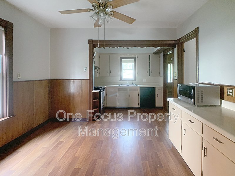 4BR/1.5BA - $1295 - up to 2 pets welcome under 50lbs. property image