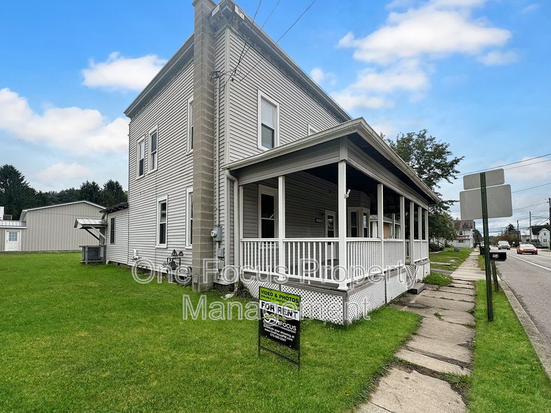 Spacious 4BR/2BA Single Family Home - Pet Friendly property image