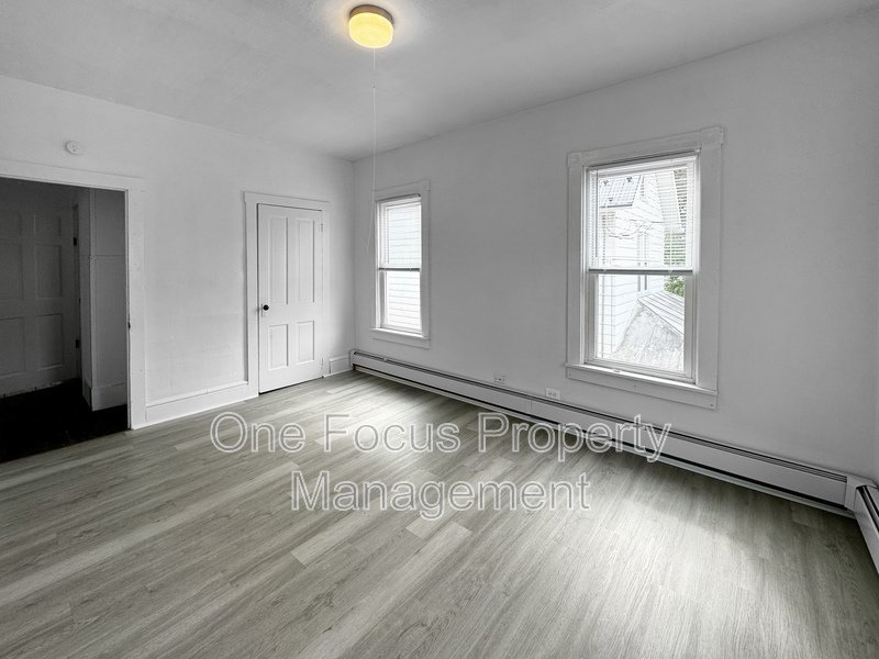 Spacious 4BR/2BA Single Family Home - Pet Friendly property image