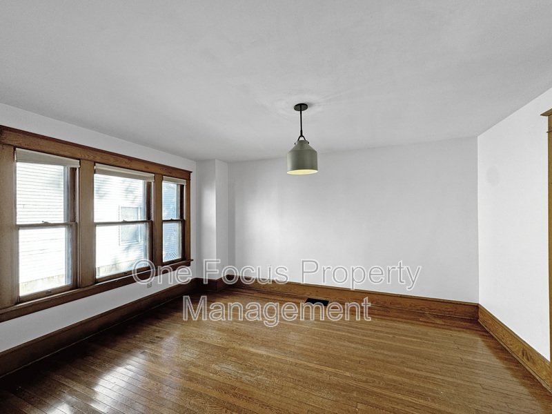 3BR/1.5BA - Modern and Updated - Pet Friendly property image