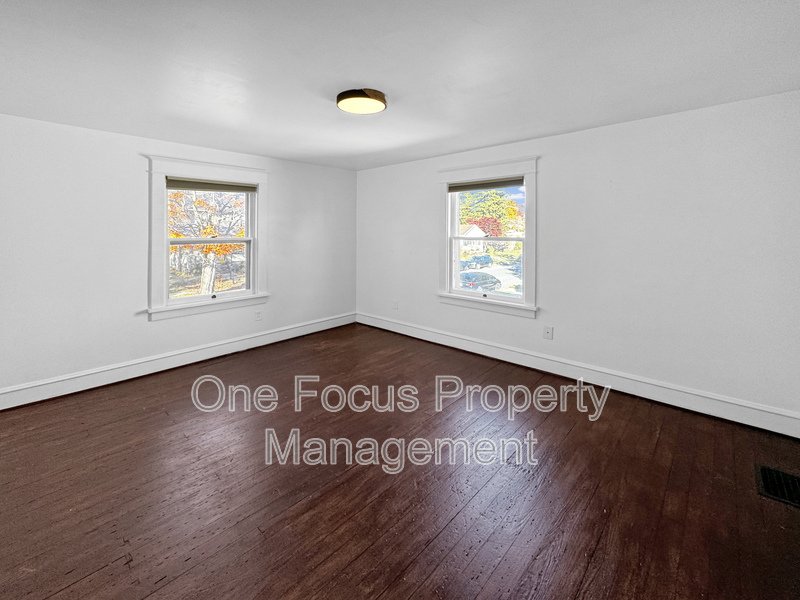 3BR/1.5BA - Modern and Updated - Pet Friendly property image