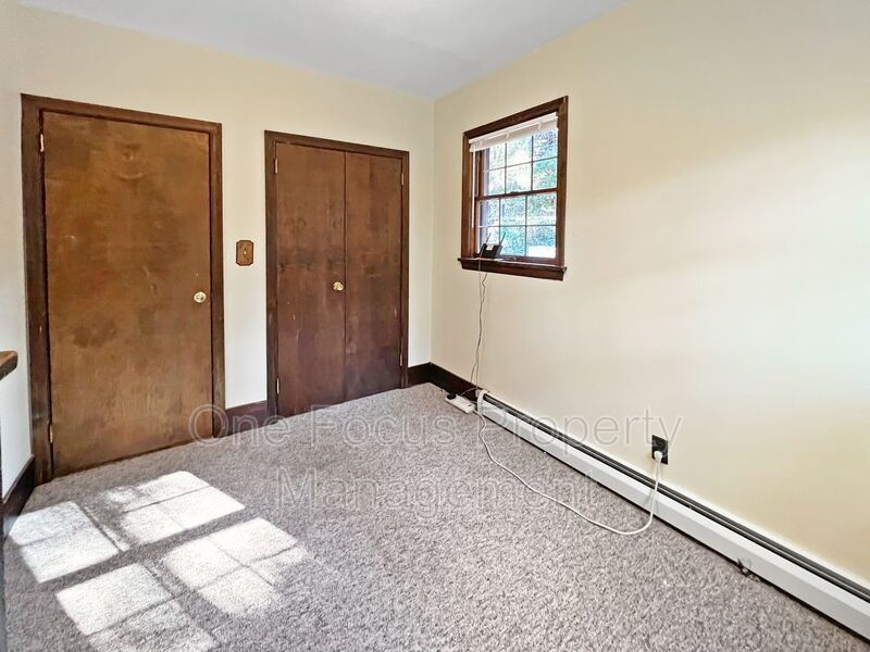 4 BR/1.5/BA - $1350/month property image