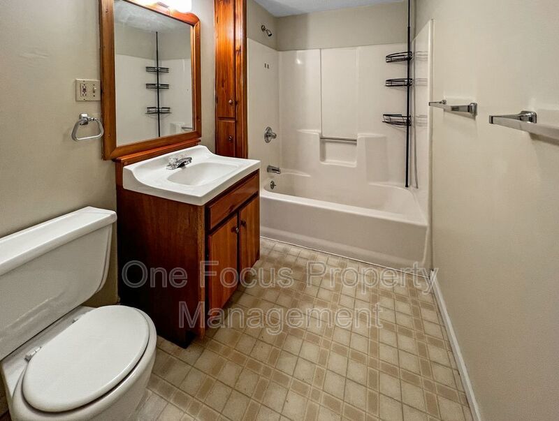 2BR/1BA - $695/month property image