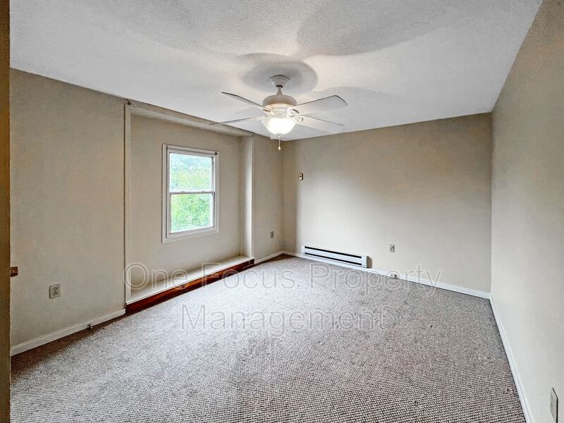 2BR/1BA - $695/month property image