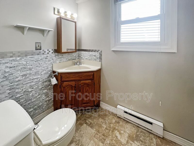 3BR/1.5BA - $1125/month property image