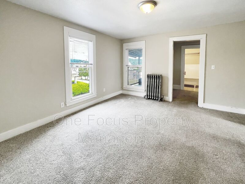 4BR/1BA - $1250/month property image