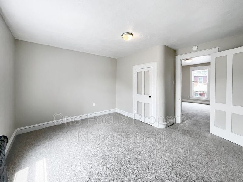 4BR/1BA - $1250/month property image