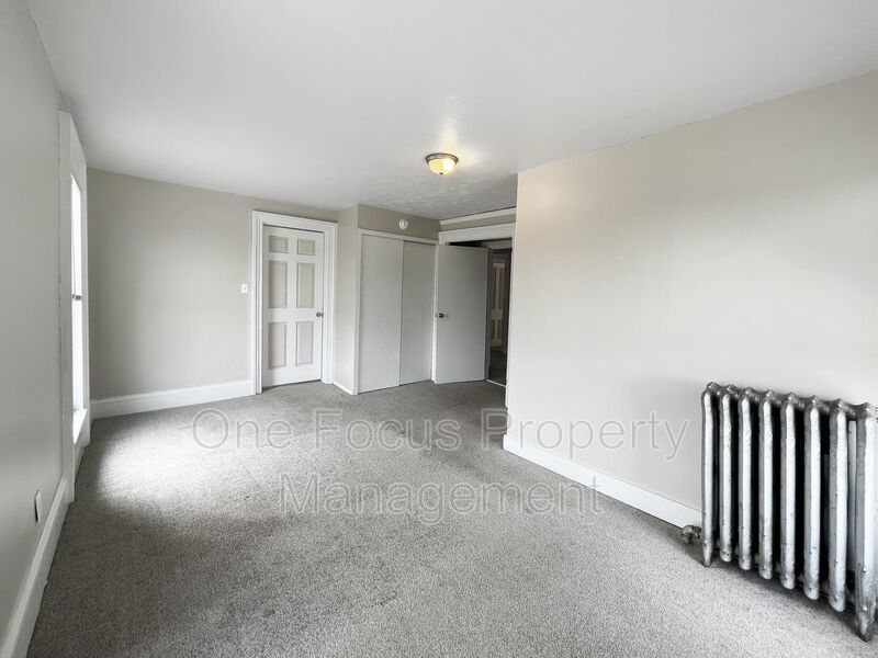 4BR/1BA - $1250/month property image