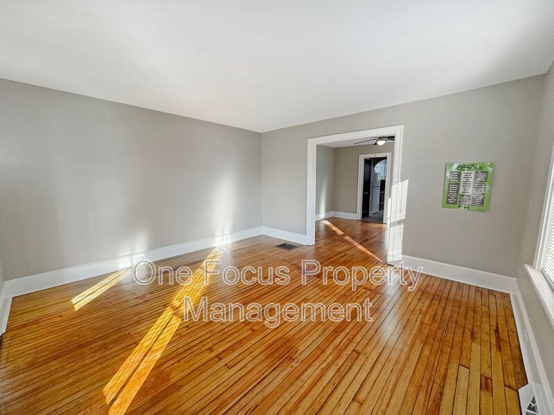 Stunning 3 bedroom duplex close to UPMC- this is must see! property image