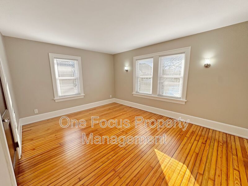 Stunning 3 bedroom duplex close to UPMC- this is must see! property image