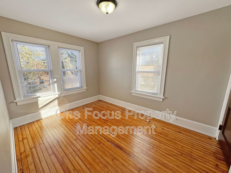 Stunning 3 bedroom duplex close to UPMC- this is must see! property image