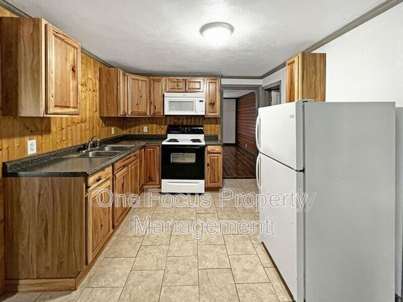 Let the landlord pay the heat in this spacious 2nd floor apartment - Available July 2025 property image