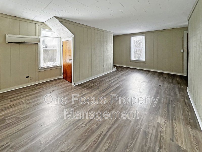 2BR/1BA - $925/month property image