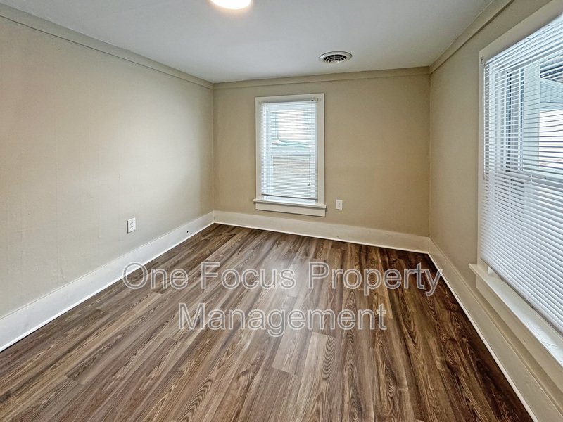 2BR/1BA - $925/month property image