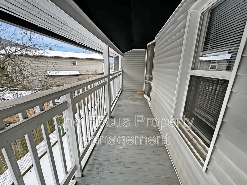 2BR/1BA - $925/month property image