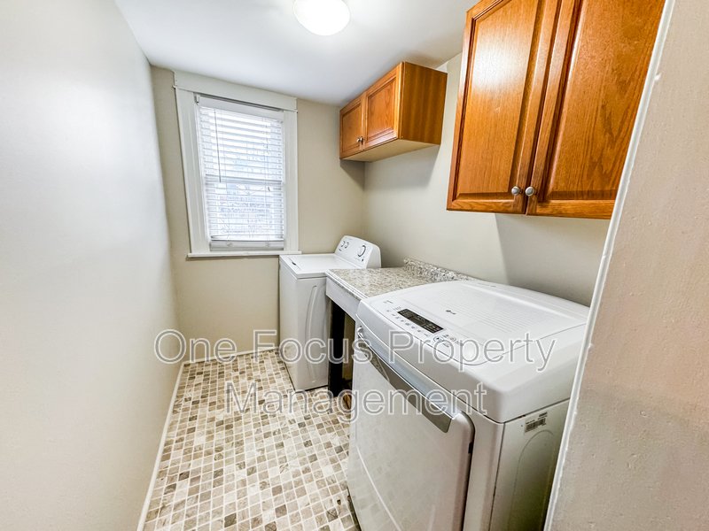 3BR/1BA - $895/month - Pet Friendly! property image