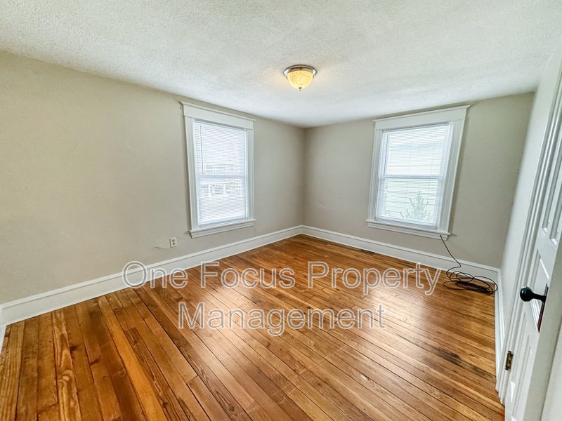 3BR/1BA - $895/month - Pet Friendly! property image